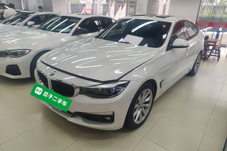 BMW 3 Series GT 2019 #2 BMW 3 Series GT 2019 car image #2