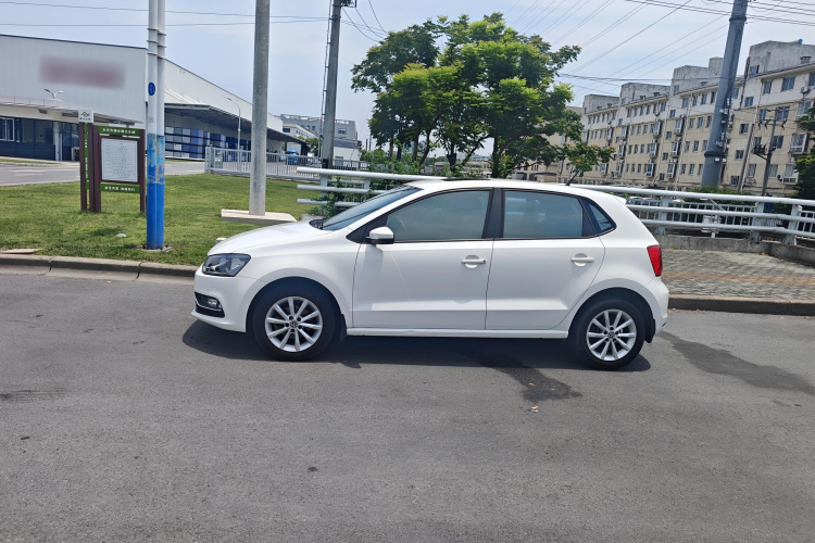 Volkswagen Polo 2015 #5 Volkswagen Polo 2015 car image #5