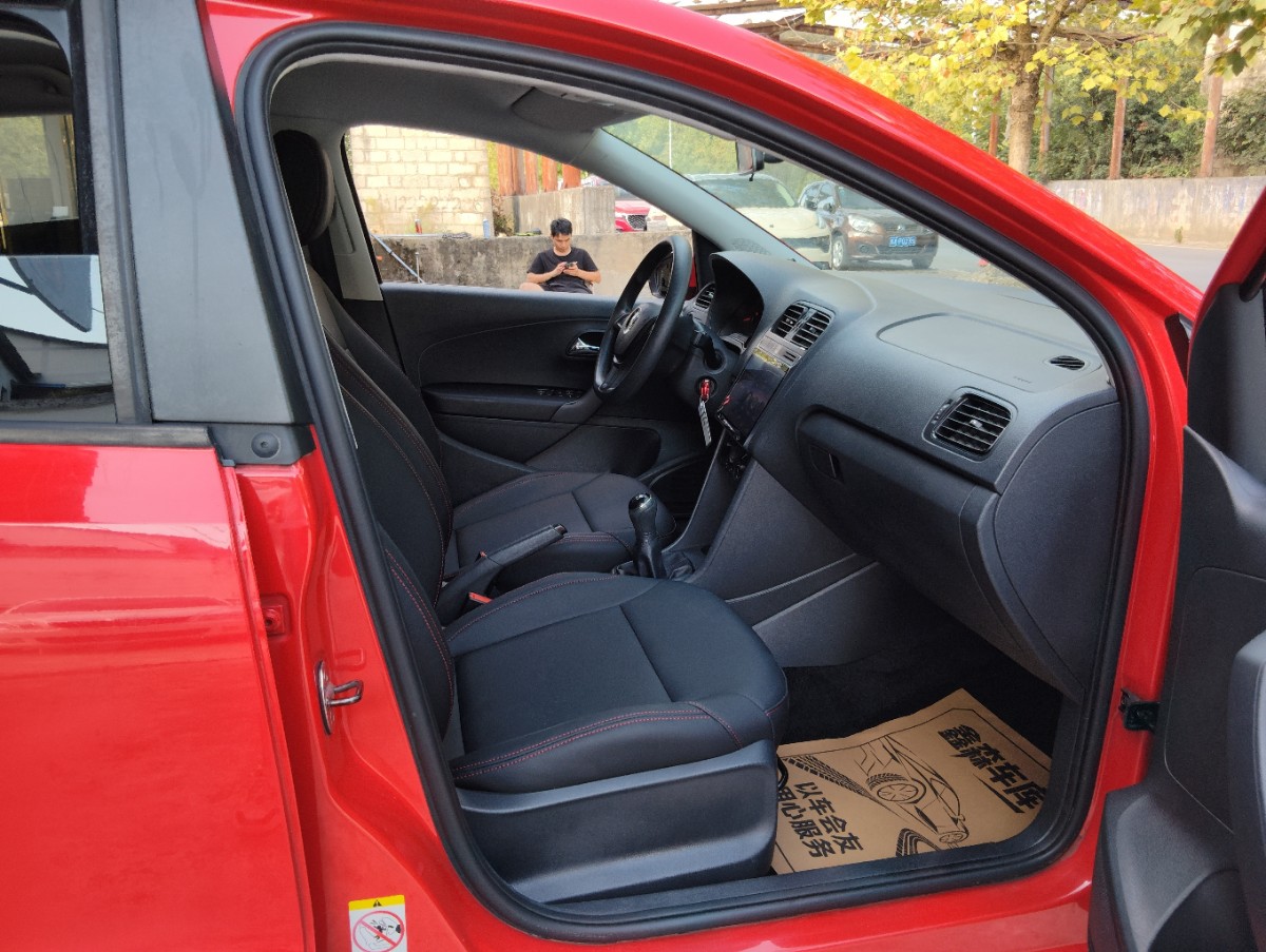 Volkswagen Polo 2017 #13 Volkswagen Polo 2017 car image #13