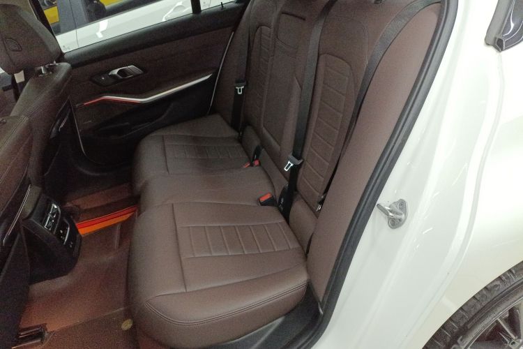 BMW 3 Series 2021 imagen de coche #17