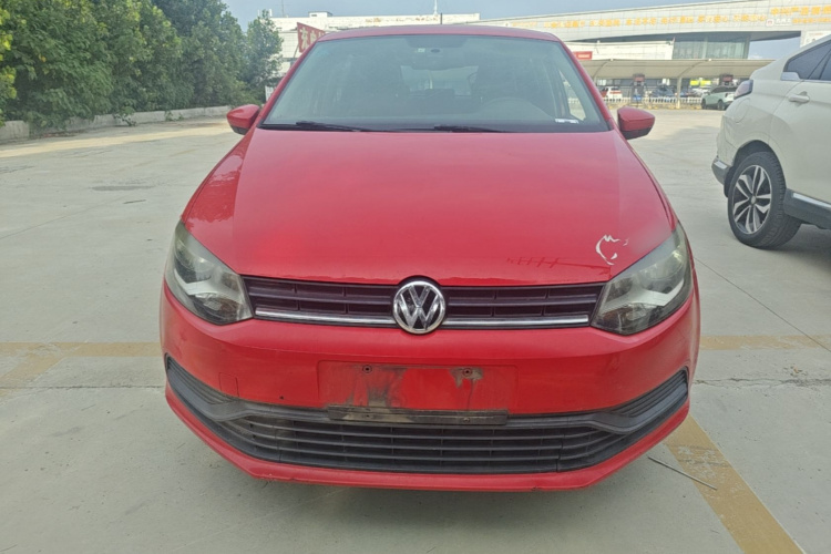 Volkswagen Polo 2015 car image #3