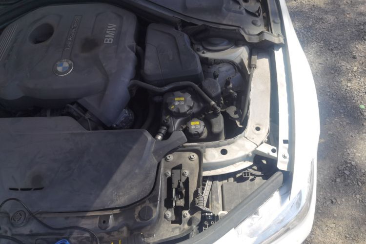 BMW 3 Series 2017 car image #29