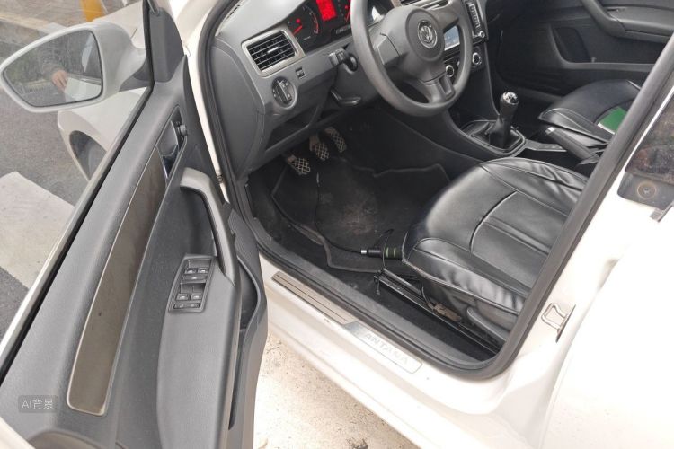 Volkswagen Santana 2015 car image #18