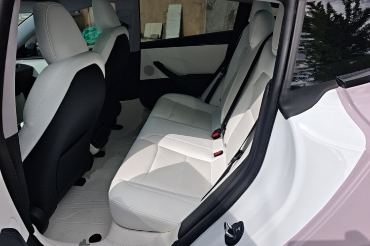Tesla Model 3 2025 immagine di auto #17