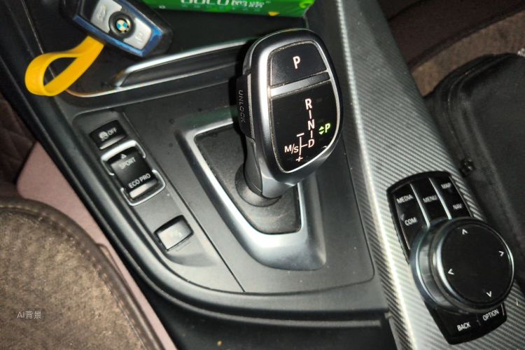 BMW 3 Series 2019 immagine di auto #16