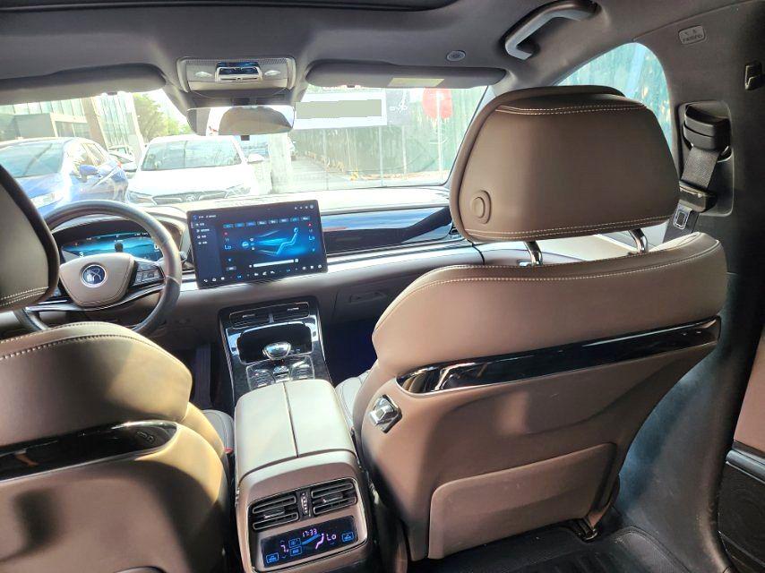 BYD Han 2023 immagine di auto #7