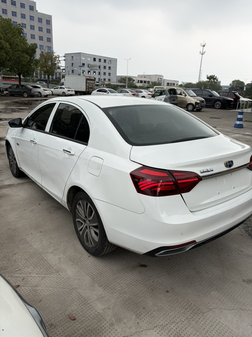 GEELY Emgrand New Energy 2019 #3 GEELY Emgrand New Energy 2019 صورة سيارة #3