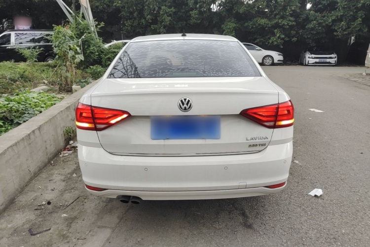 Volkswagen Lavida 2017 car image #6