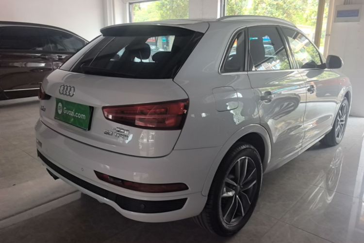Audi Q3 2019 car image #7