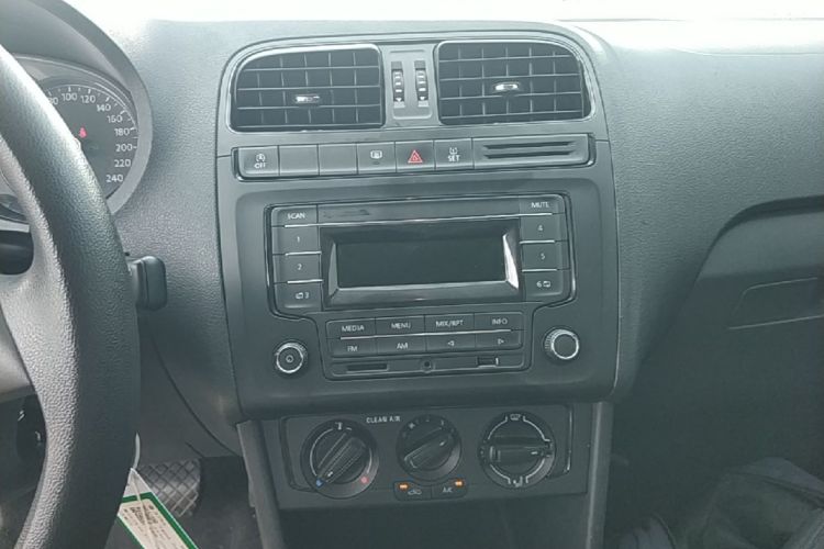 Volkswagen Polo 2019 #13 Volkswagen Polo 2019 car image #13