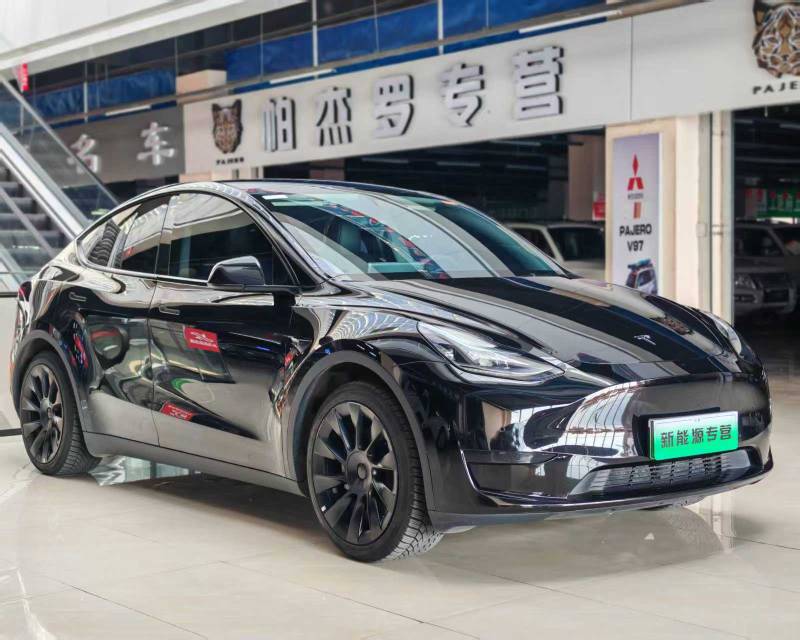 Tesla Model Y 2023 #4 Tesla Model Y 2023 car image #4