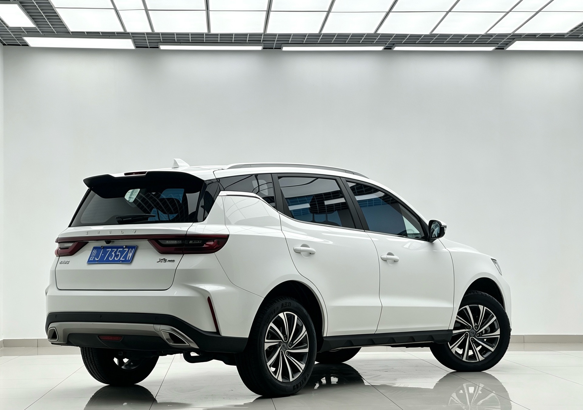 GEELY Vision X6 2023 car image #3