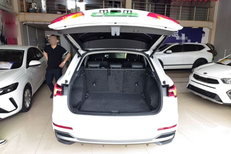 Audi Q3 2019 #19 Audi Q3 2019 car image #19