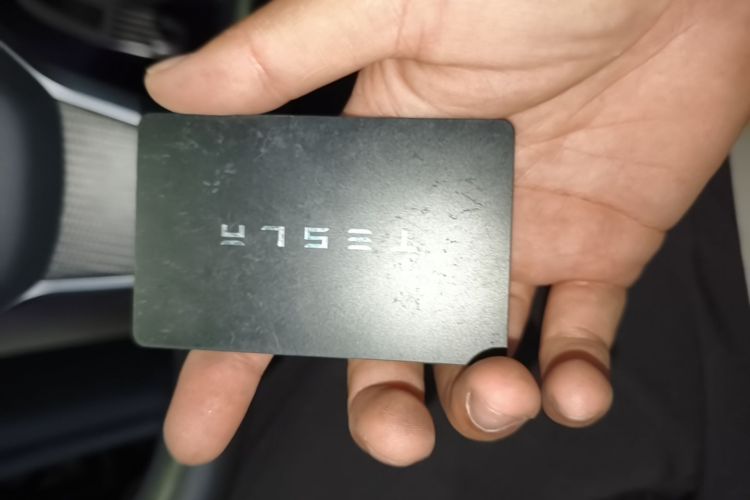 Tesla Model Y 2023 #9 Tesla Model Y 2023 car image #9