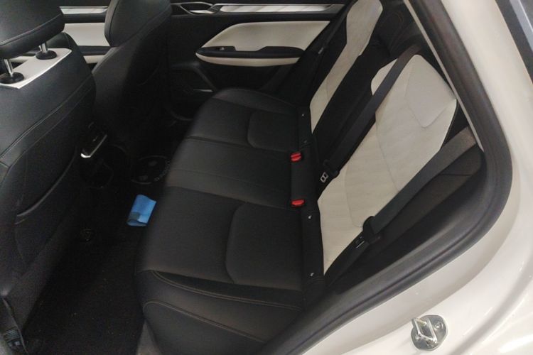 GEELY Emgrand L 2022 car image #17