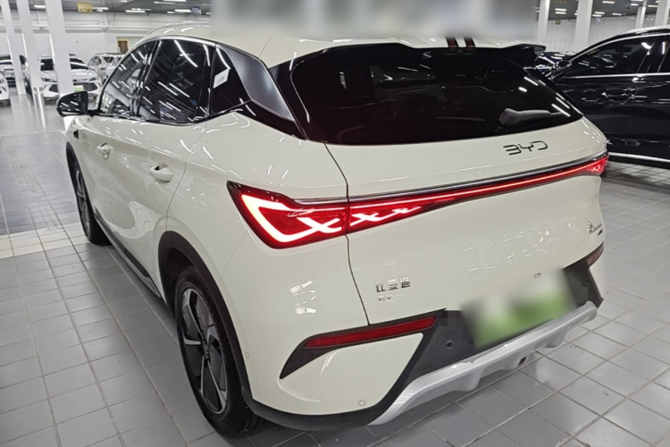 2025 car image #5