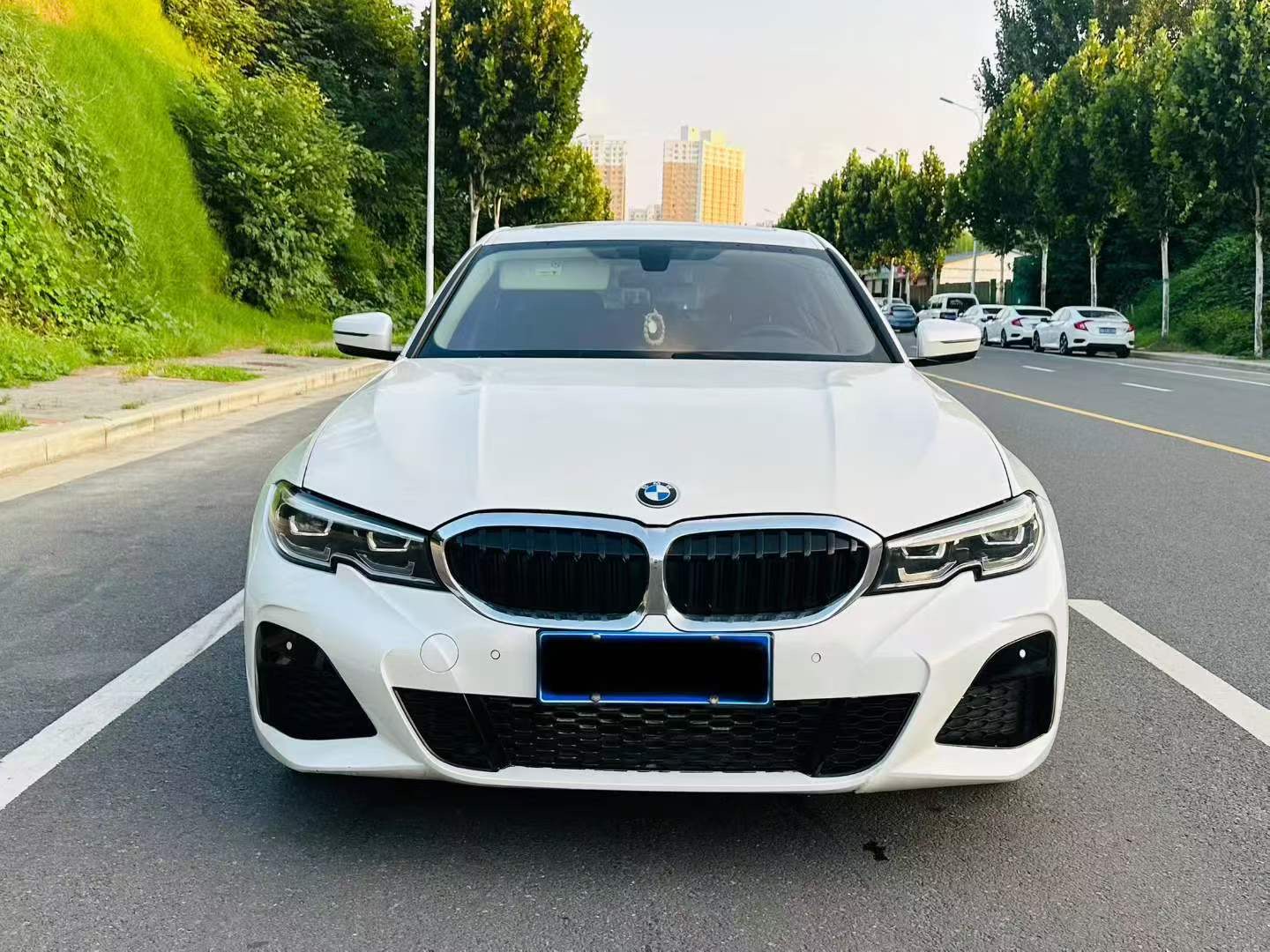 BMW 3 Series 2022 car image #2