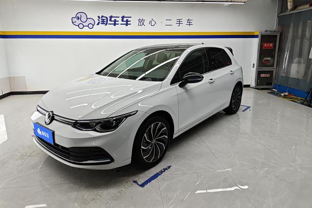 Volkswagen Golf 2024 car image #18