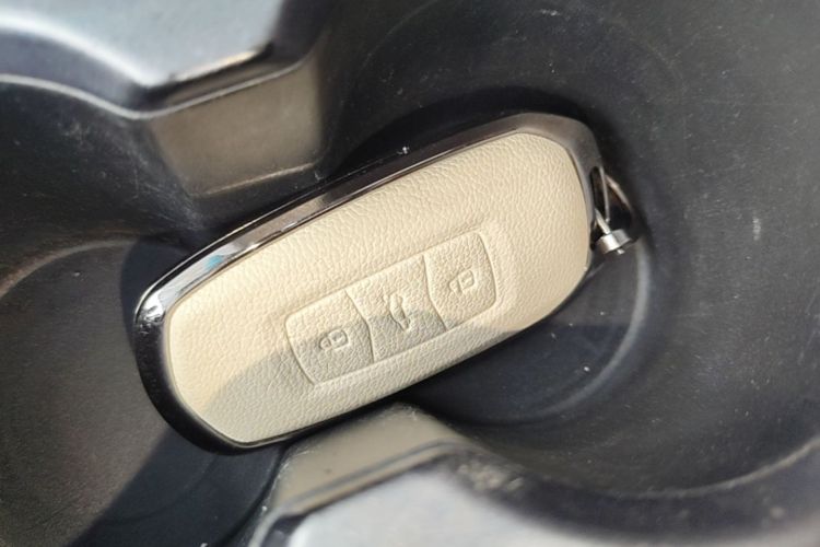 GEELY Emgrand 2018 car image #9