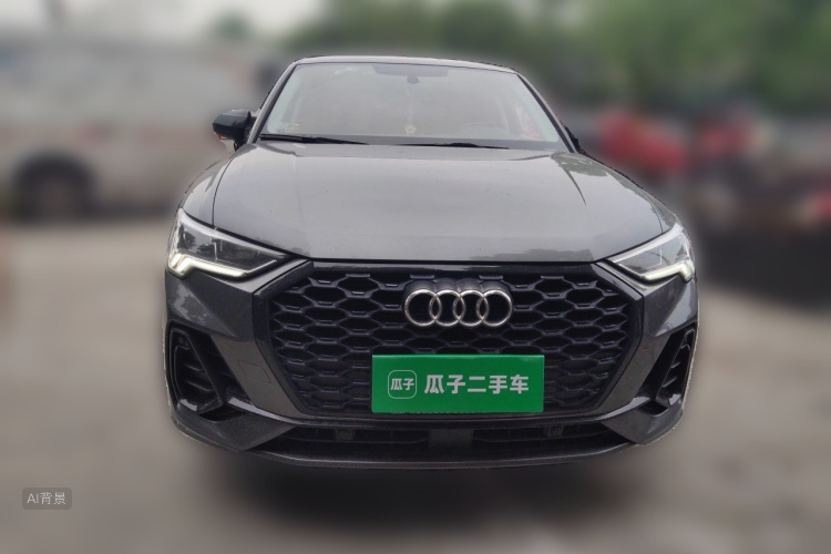 Audi Q3 2022 car image #3