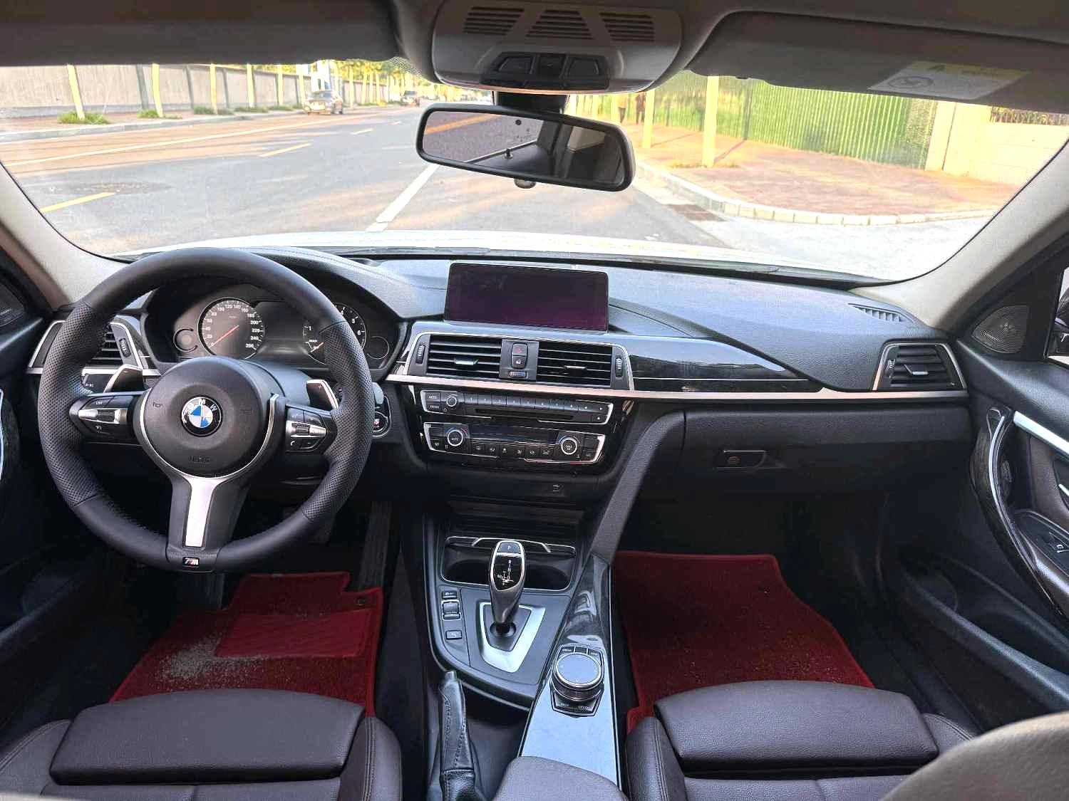 BMW 3 Series 2018 #11 BMW 3 Series 2018 car image #11