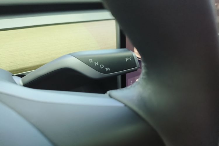 Tesla Model Y 2023 #18 Tesla Model Y 2023 car image #18