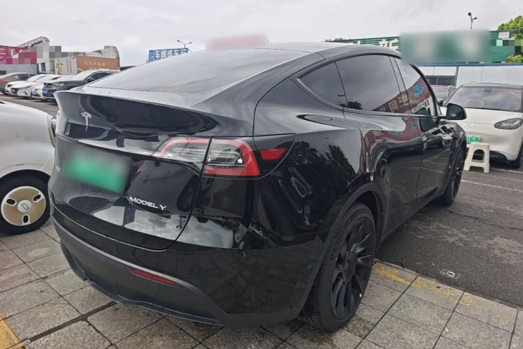 Tesla Model Y 2022 car image #7