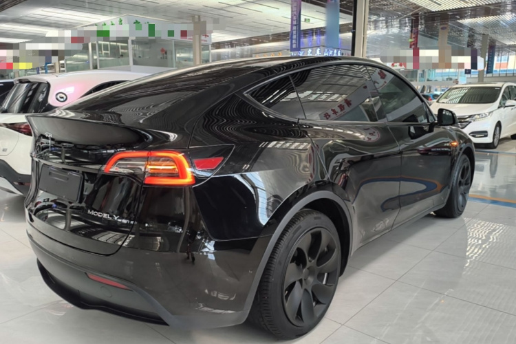 Tesla Model Y 2023 #7 Tesla Model Y 2023 immagine di auto #7