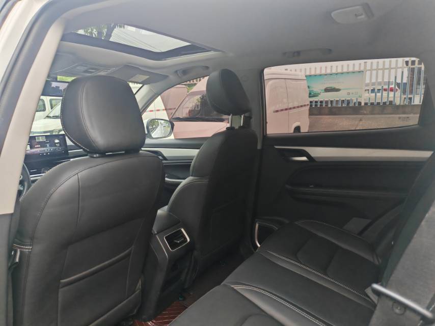 GEELY Vision X6 2021 car image #5