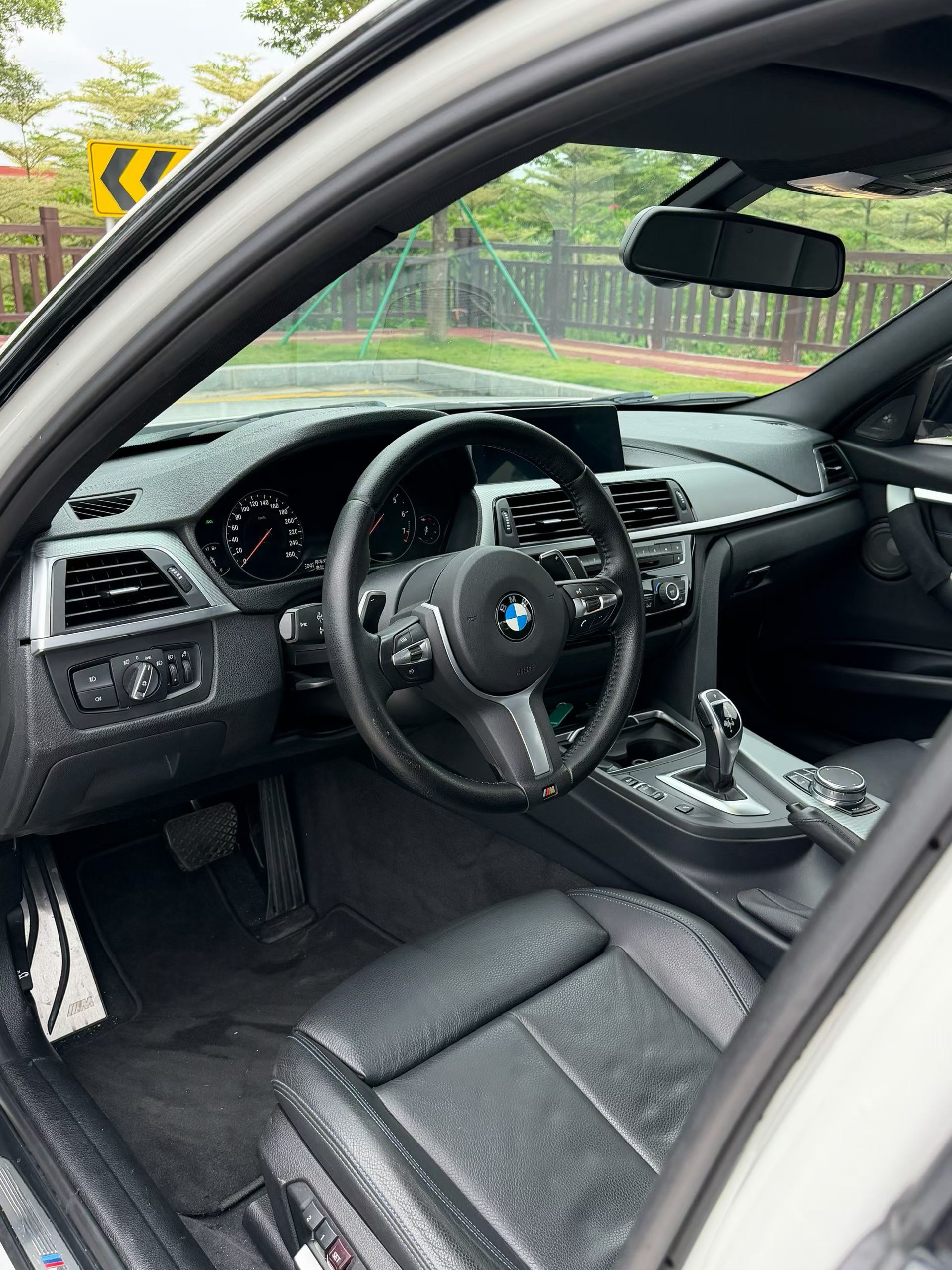 BMW 3 Series 2018 #6 BMW 3 Series 2018 صورة سيارة #6