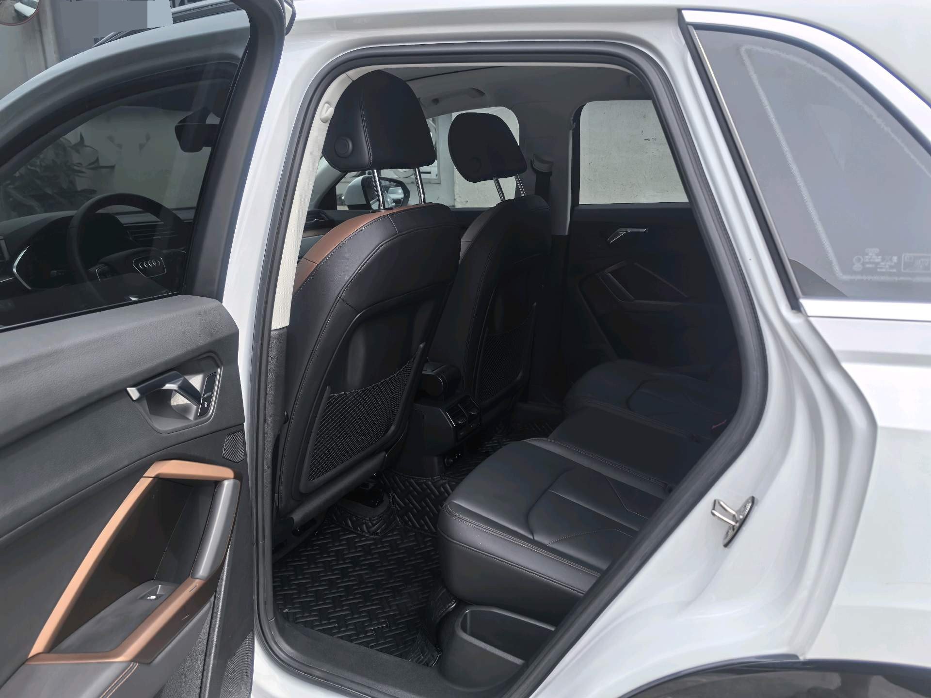 Audi Q3 2022 car image #4