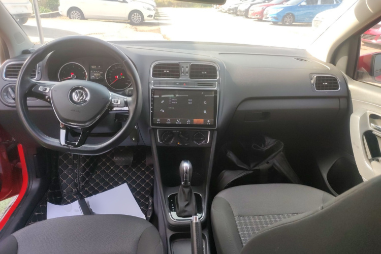 Volkswagen Polo 2017 صورة سيارة #11