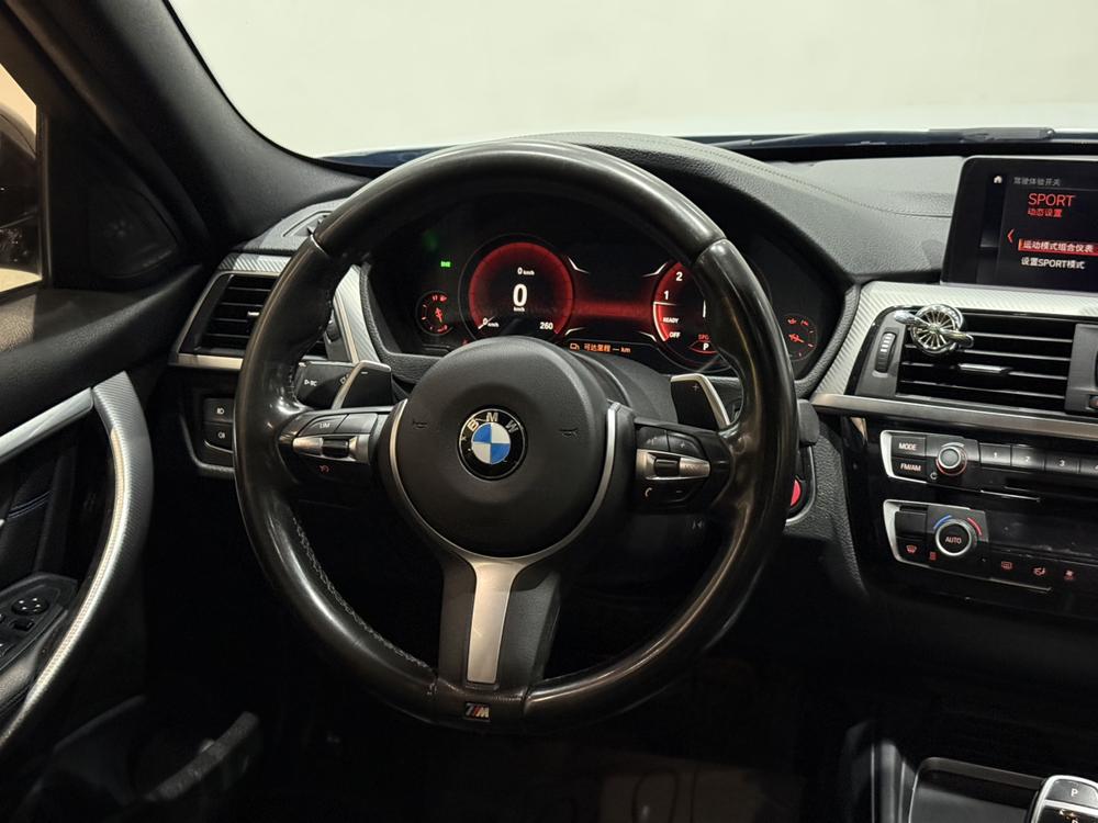 BMW 3 Series 2018 car image #12