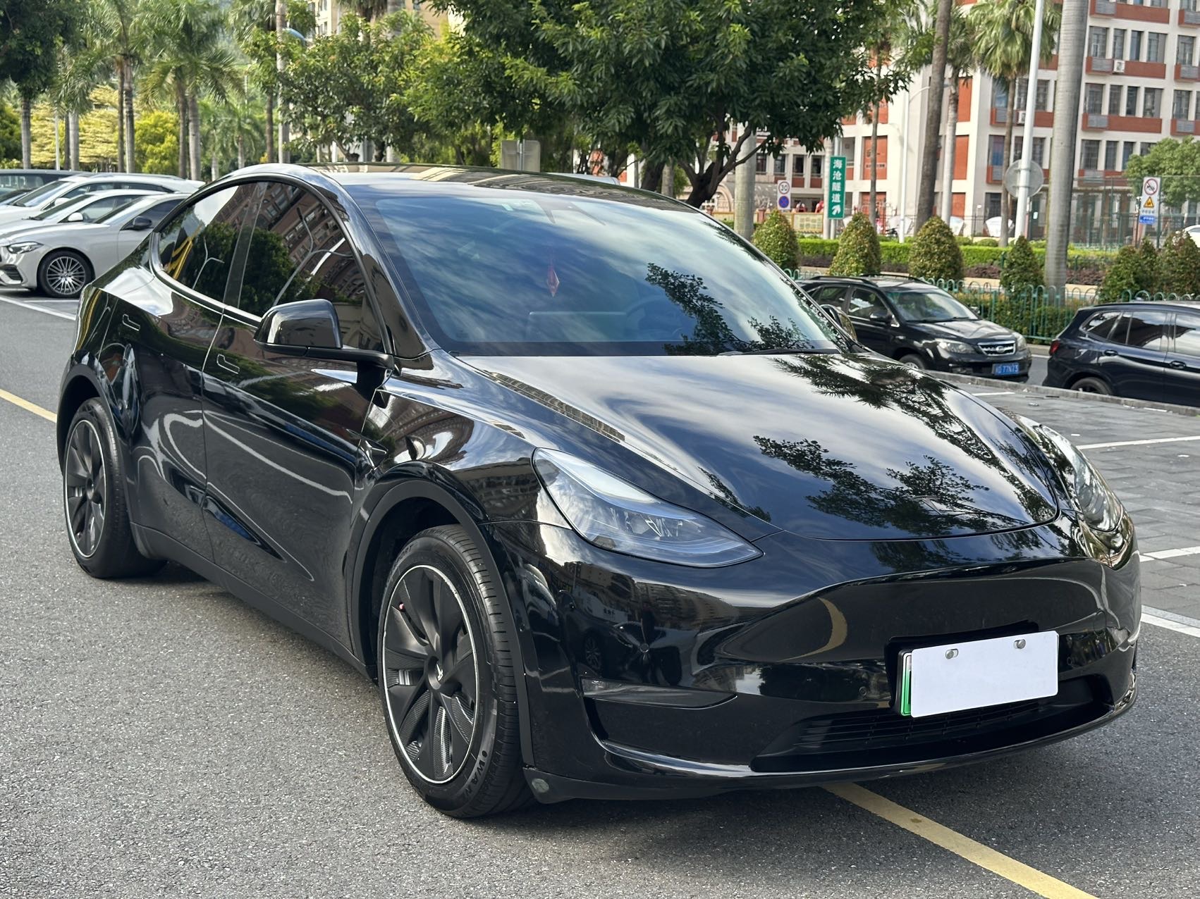 Tesla Model Y 2021 #3 Tesla Model Y 2021 car image #3