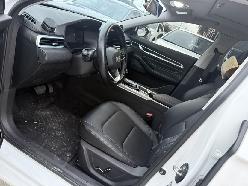 GEELY Emgrand 2025 #2 GEELY Emgrand 2025 car image #2