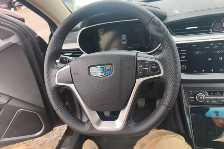 GEELY Emgrand 2019 car image #11