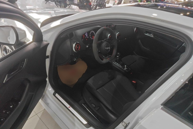 Audi A3 2019 immagine di auto #16