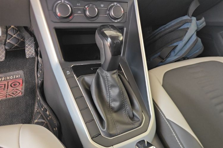 Volkswagen Polo 2020 car image #18