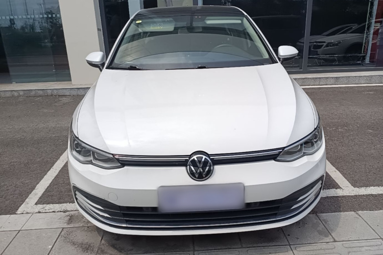 Volkswagen Golf 2024 car image #3