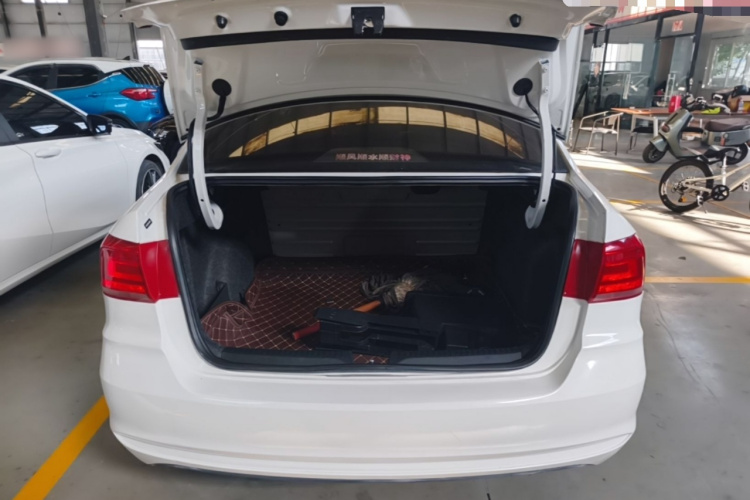 Volkswagen Santana 2018 car image #19