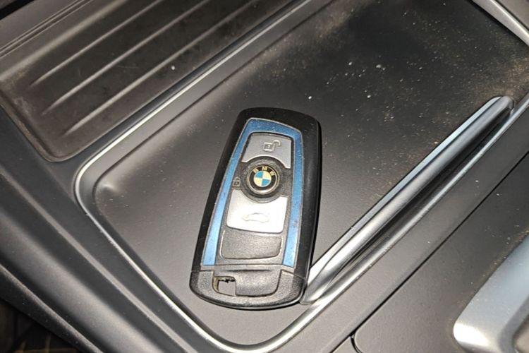 BMW 3 Series 2018 #9 BMW 3 Series 2018 car image #9