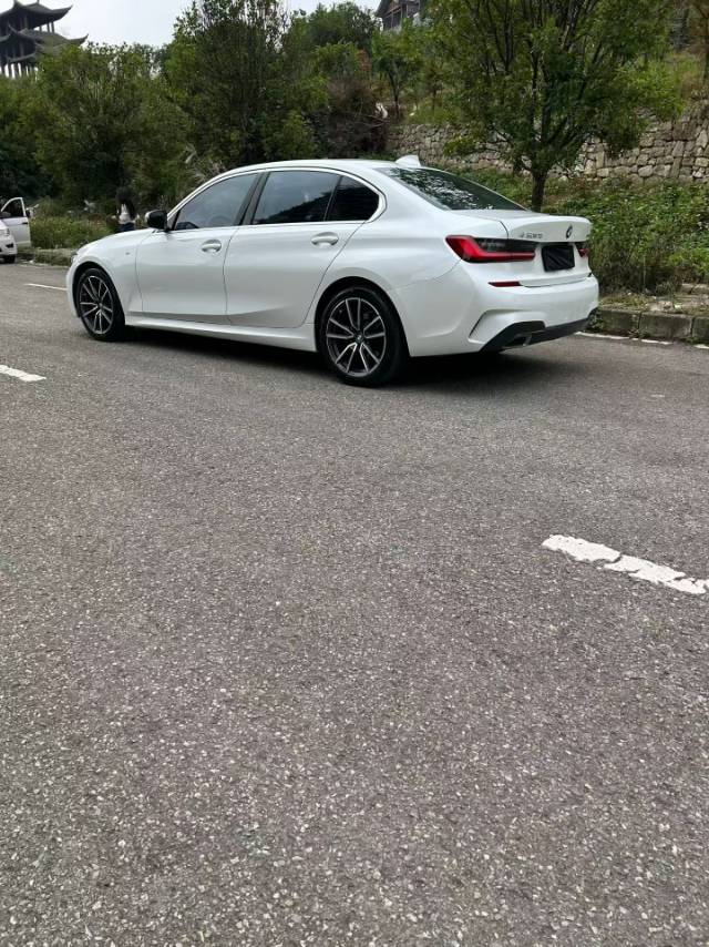 BMW 3 Series 2022 صورة سيارة #5