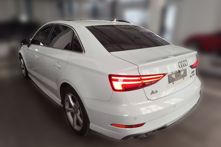 Audi A3 2018 car image #5