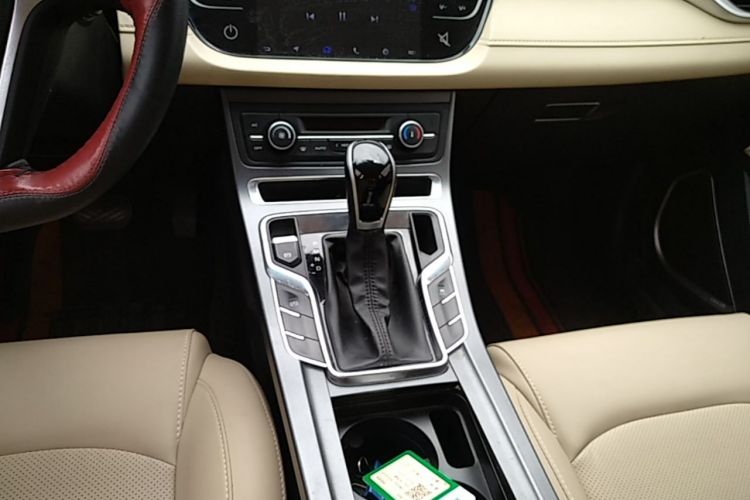 GEELY Emgrand 2019 car image #18