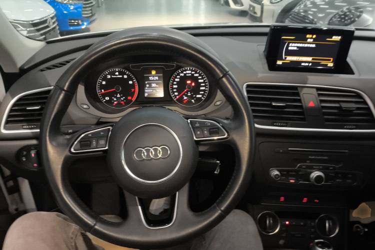 Audi Q3 2018 image de voiture #10