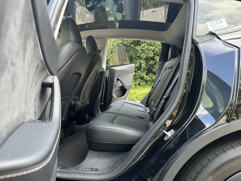 Tesla Model Y 2024 #7 Tesla Model Y 2024 car image #7