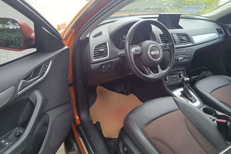 Audi Q3 2017 car image #16