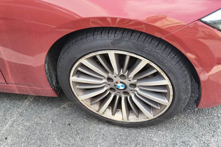 BMW 3 Series 2019 car image #9