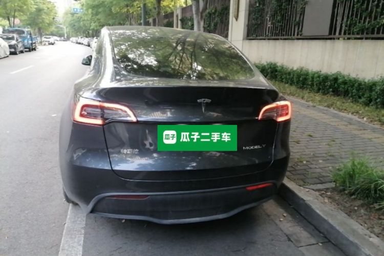 Tesla Model Y 2024 #6 Tesla Model Y 2024 immagine di auto #6