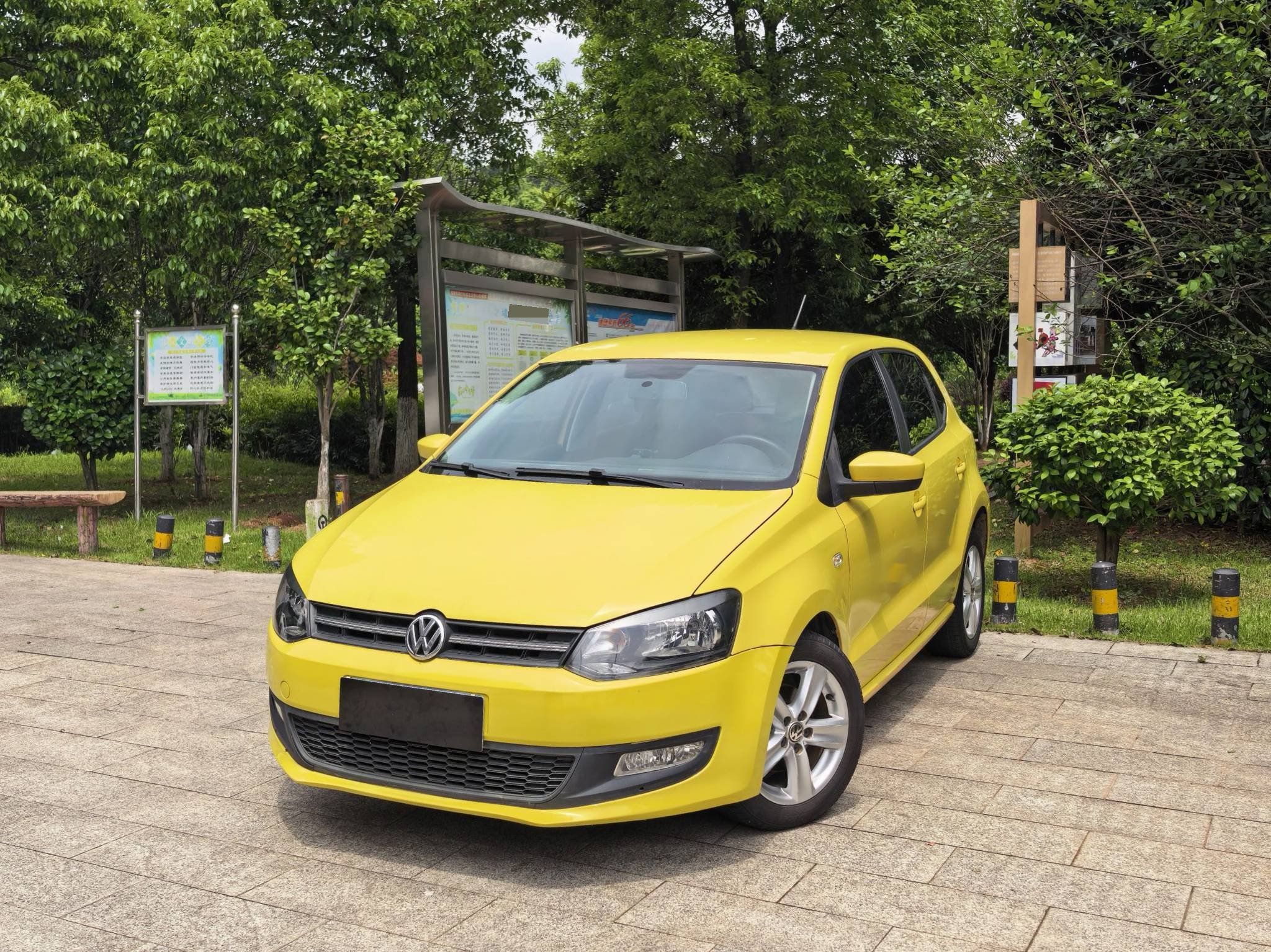 Volkswagen Polo 2012 Volkswagen Polo 2012 car image
